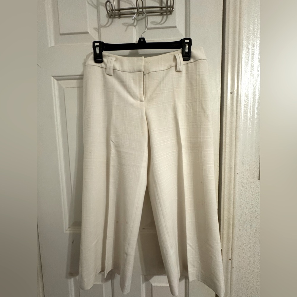 White House Black Market Capri pants